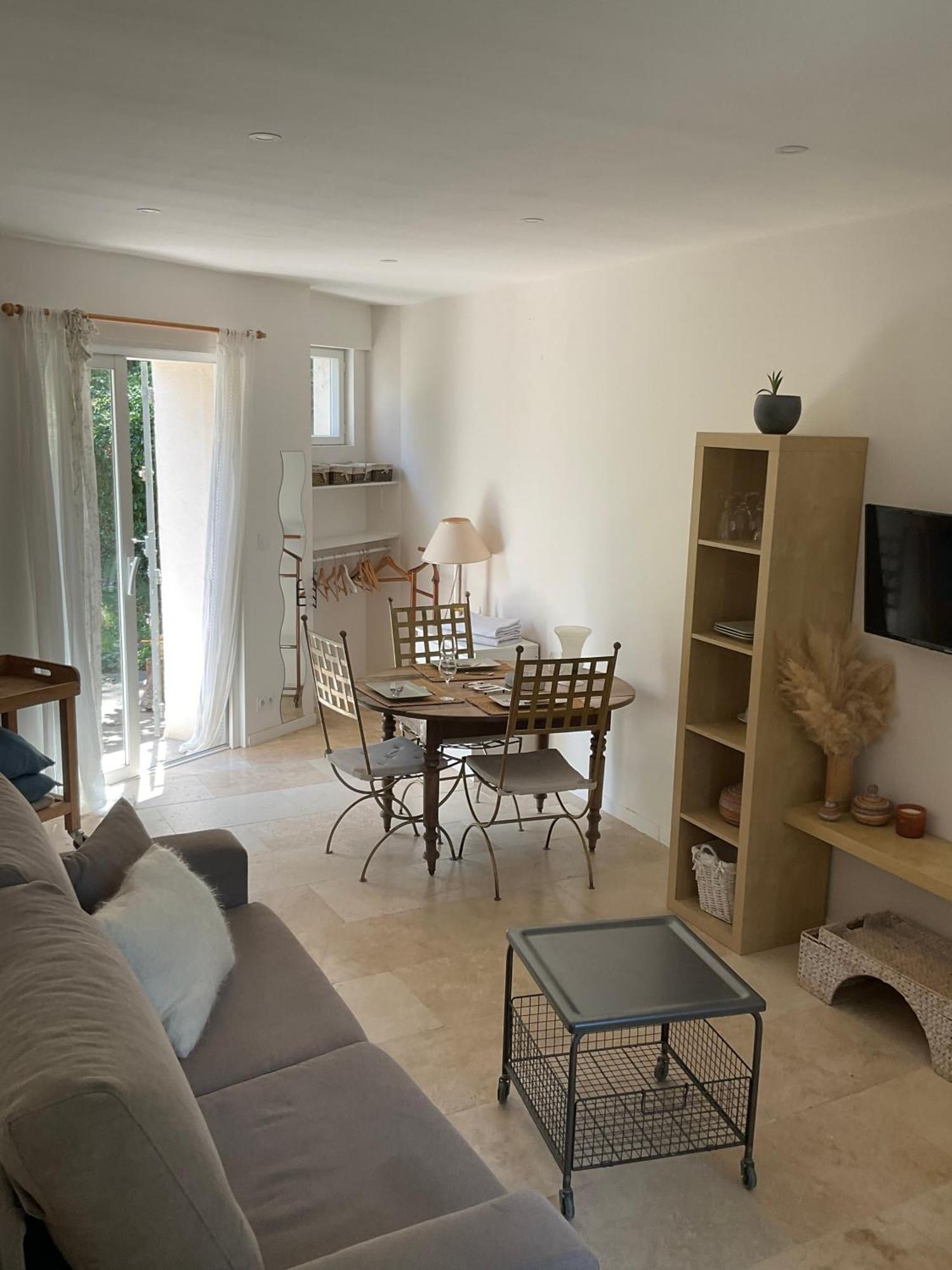 Studio Lumineux Villeneuve-lès-Avignon Extérieur photo