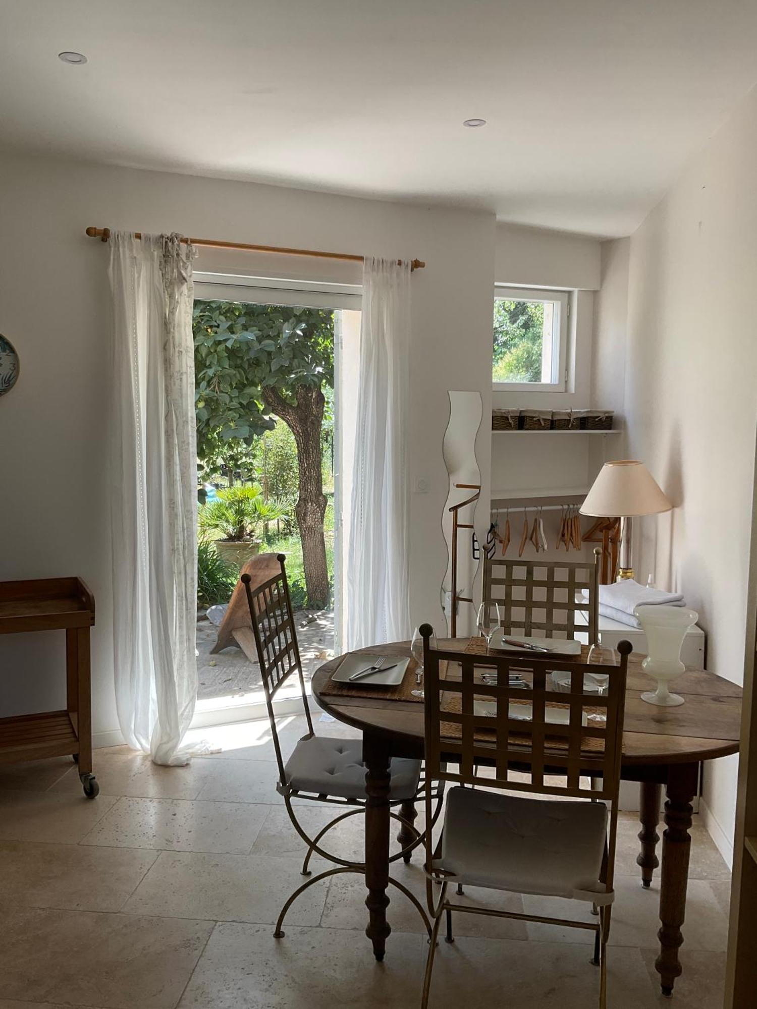 Studio Lumineux Villeneuve-lès-Avignon Extérieur photo