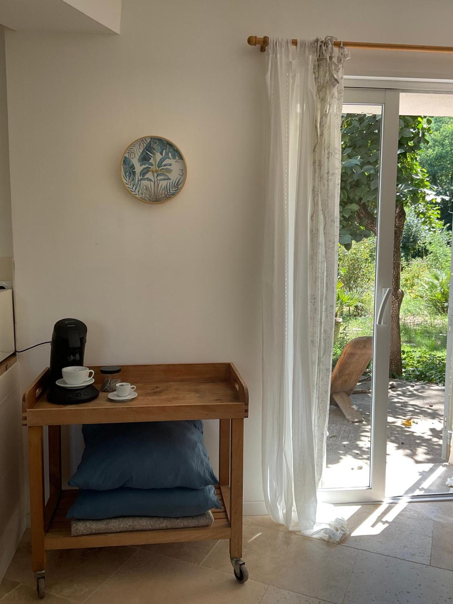 Studio Lumineux Villeneuve-lès-Avignon Extérieur photo